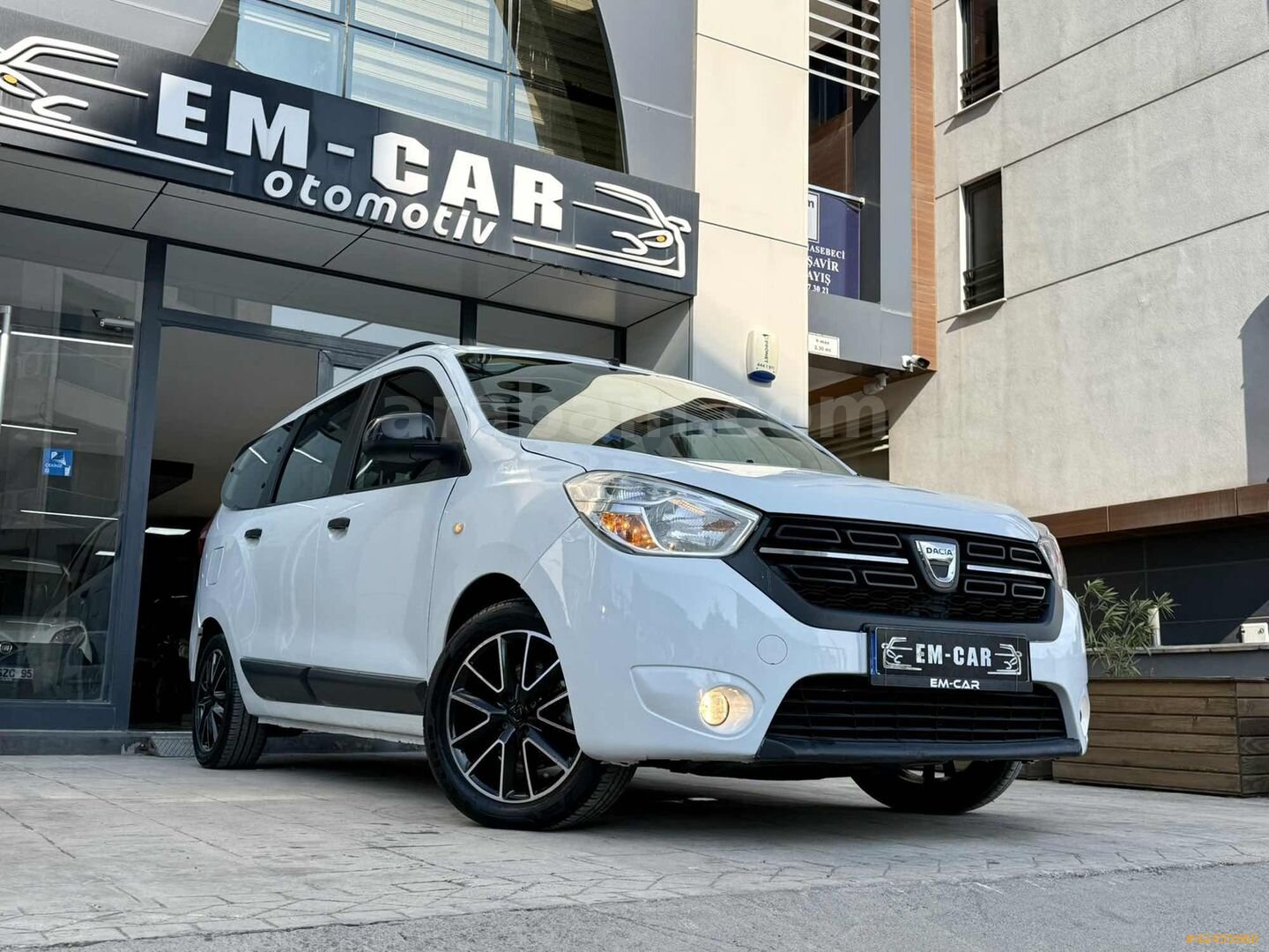 Galeriden Dacia Lodgy 1.5 BlueDCI Laureate 2020 Model Bursa 178.000 km Beyaz 6