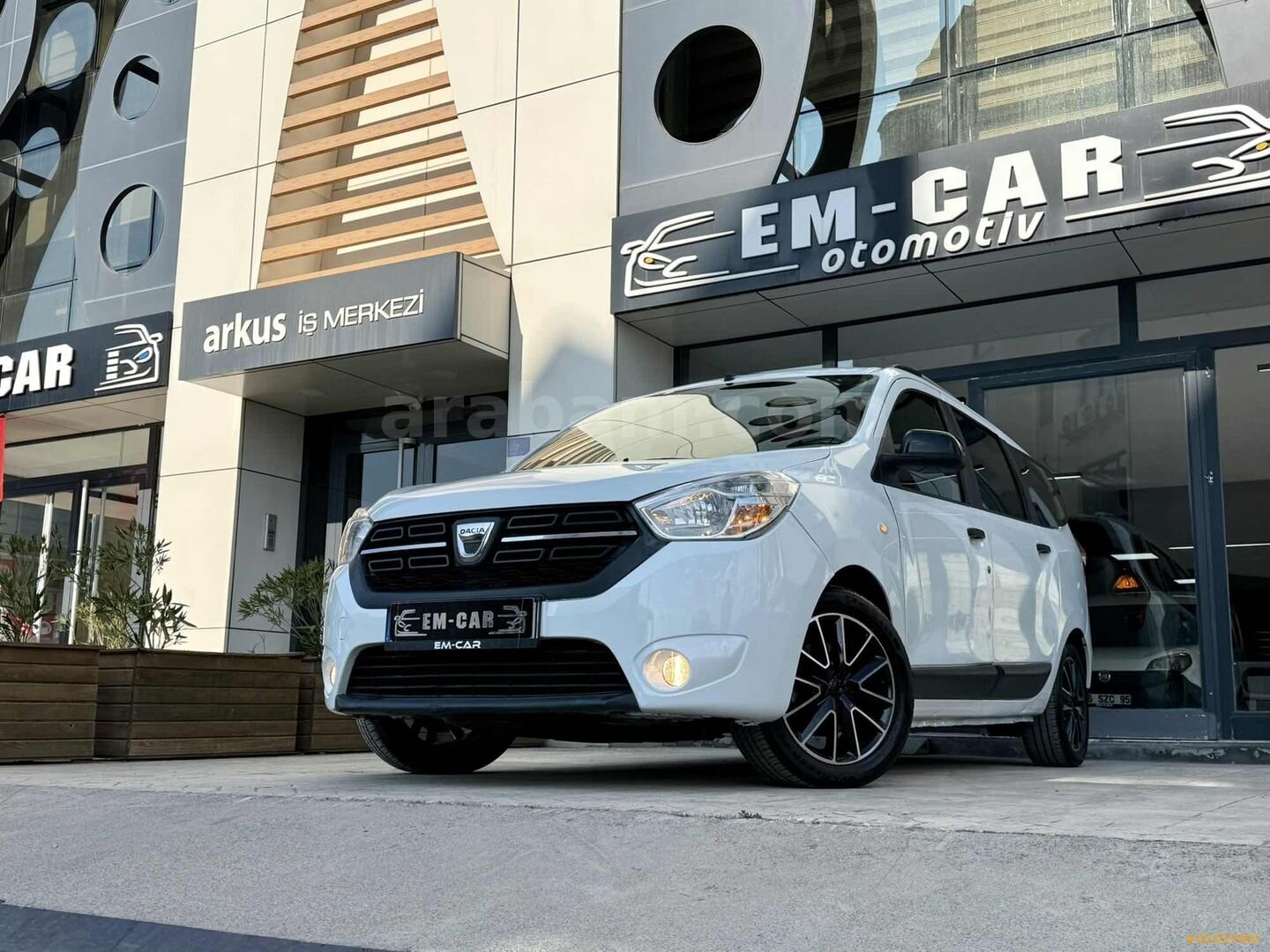 Galeriden Dacia Lodgy 1.5 BlueDCI Laureate 2020 Model Bursa 178.000 km Beyaz 1
