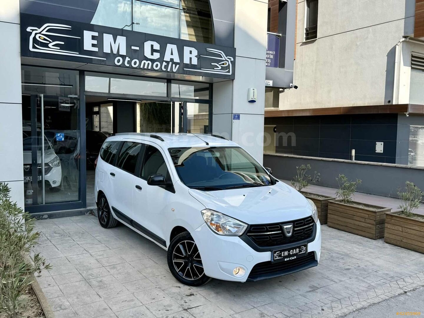 Galeriden Dacia Lodgy 1.5 BlueDCI Laureate 2020 Model Bursa 158.000 km Beyaz 5