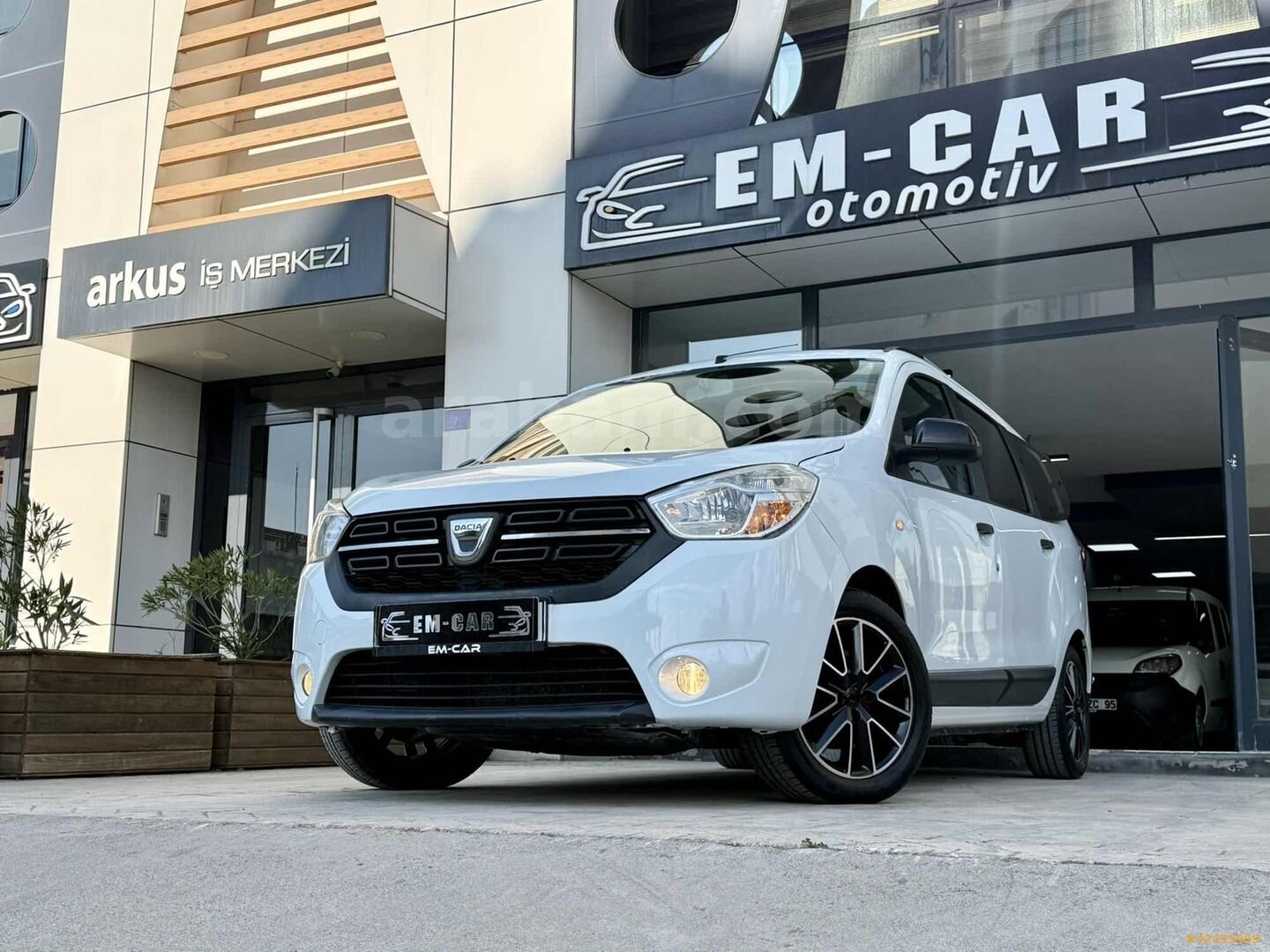 Galeriden Dacia Lodgy 1.5 BlueDCI Laureate 2020 Model Bursa 158.000 km Beyaz 1