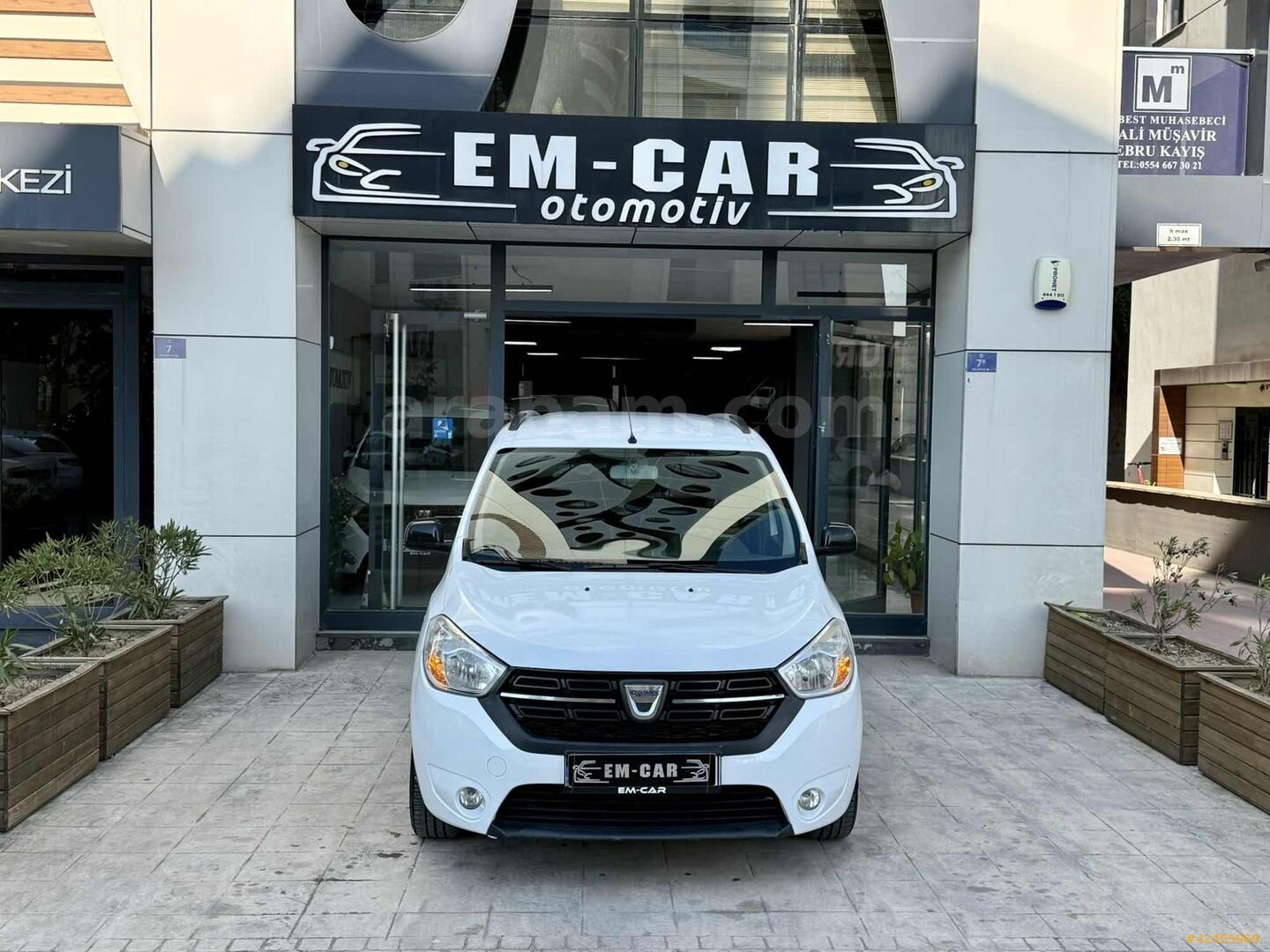 Galeriden Dacia Lodgy 1.5 BlueDCI Laureate 2020 Model Bursa 158.000 km Beyaz 4