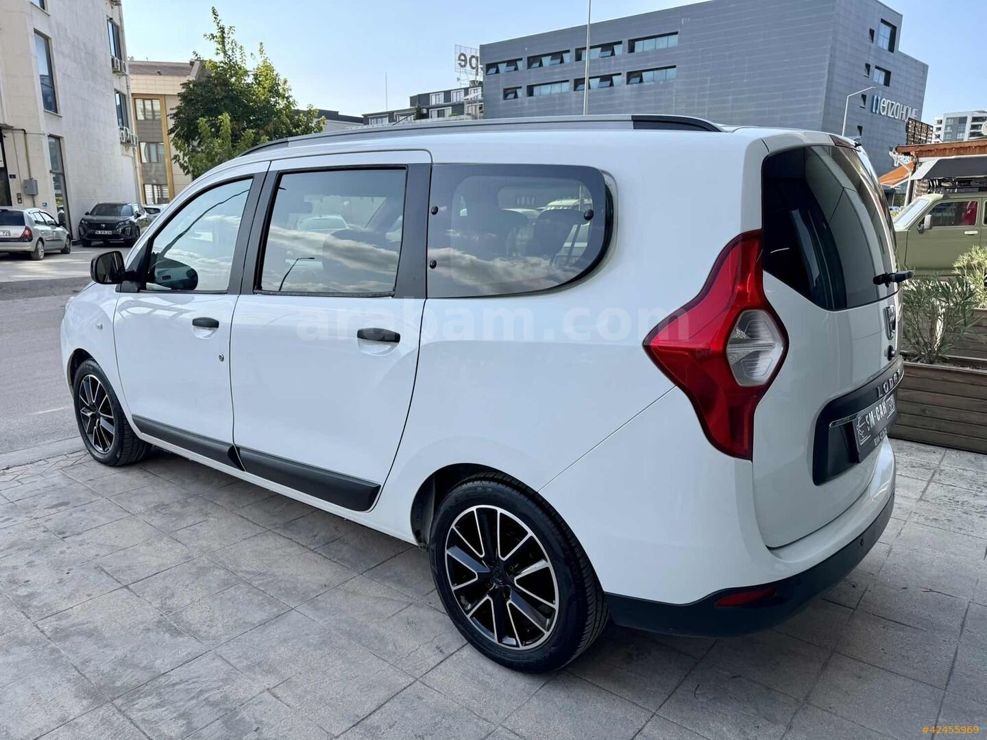Galeriden Dacia Lodgy 1.5 BlueDCI Laureate 2020 Model Bursa 158.000 km Beyaz 7