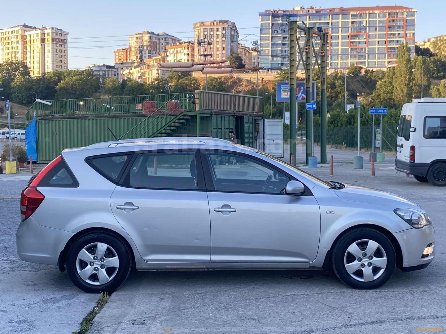 Galeriden Kia Ceed 1.6 CRDi Motion SW 2010 Model İstanbul 220.000 km Gri 6