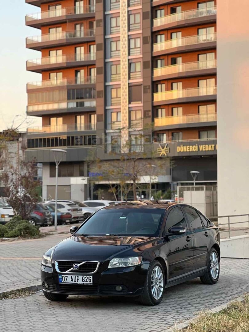 Sahibinden Volvo S40 1.6 D Dynamic 2008 Model İzmir 300.000 km Siyah 4