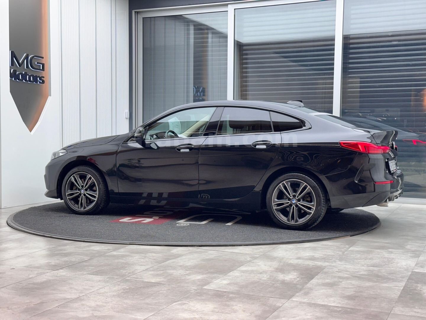 Galeriden BMW 2 Serisi 216d Gran Coupe Sport Line 2022 Model İstanbul 153.000 km Siyah 4