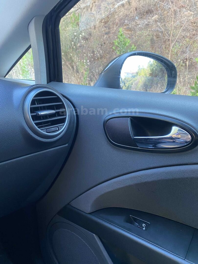 Sahibinden Seat Leon 1.6 Stylance 2008 Model İstanbul 210.000 km Siyah 4