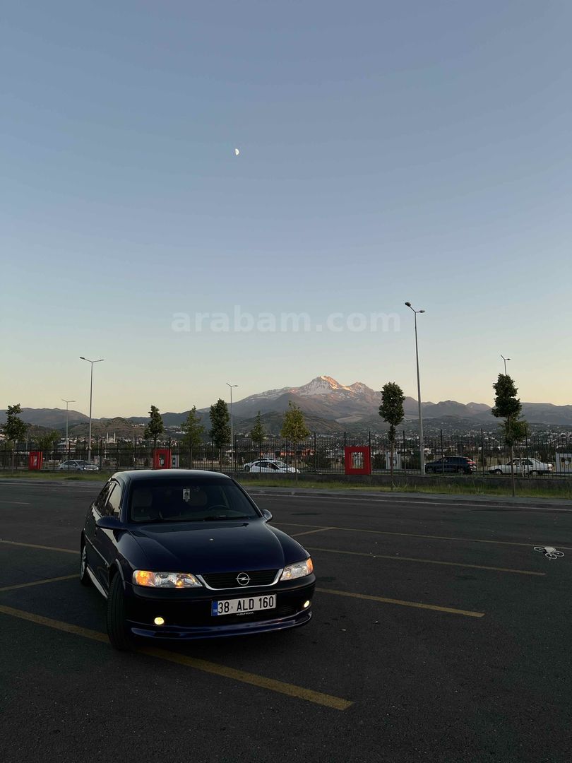 【中古】［CD］Haven Sahibinden Opel Vectra 2.0 CD 1996 Model Kayseri 376.000 km Mavi