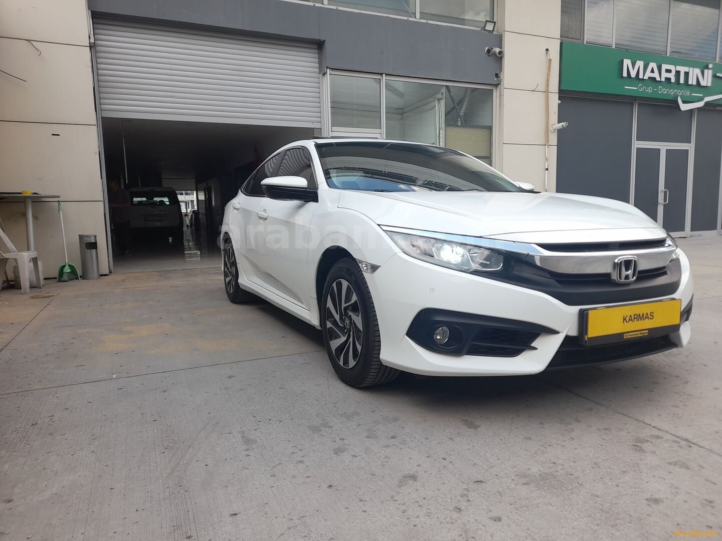 Galeriden Honda Civic 1.6i VTEC Eco Elegance 2019 Model Ankara 150.000 km Beyaz 3