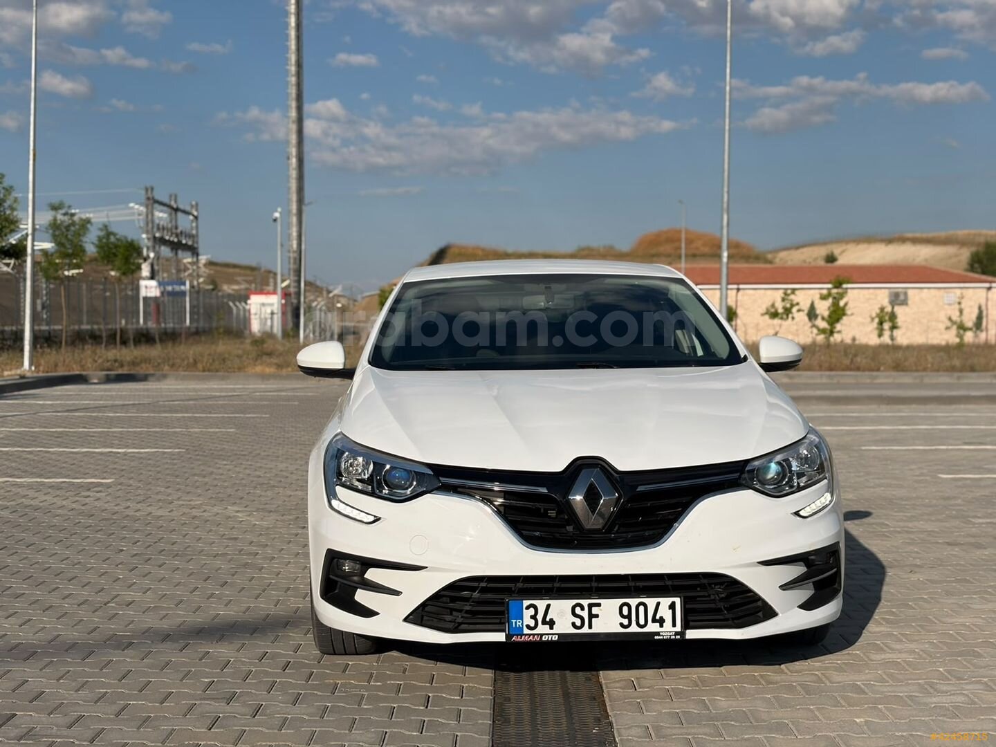 Galeriden Renault Megane 1.3 TCe Joy Comfort 2021 Model Yozgat 68.000 km Beyaz 3