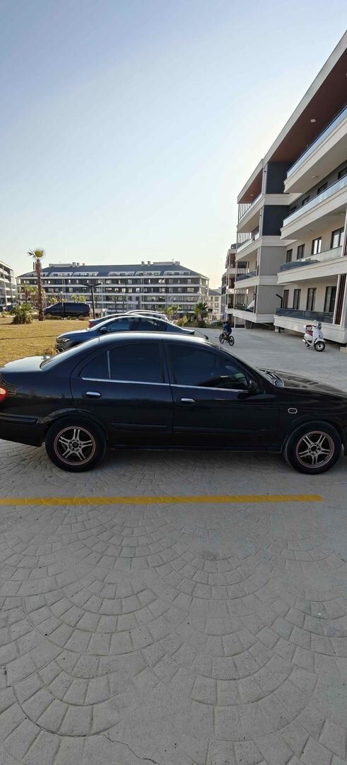 Sahibinden Nissan Almera 1.5 Luxury 2003 Model İstanbul 496.000 km Siyah 5