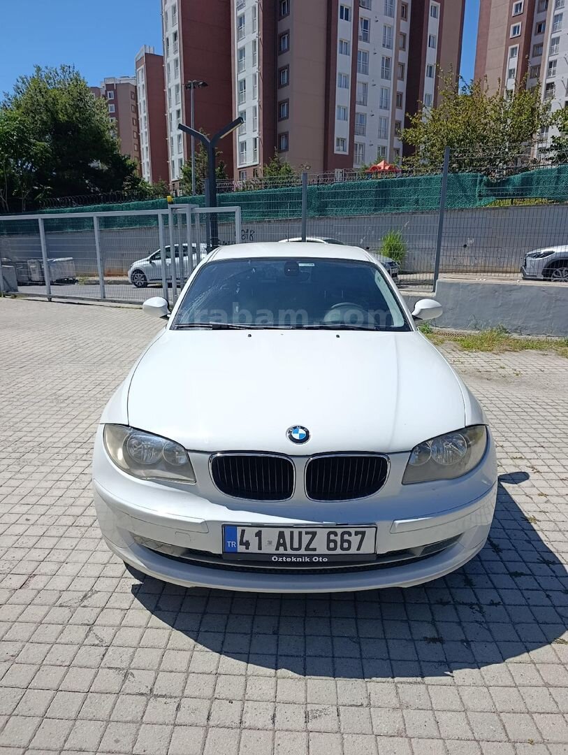 Sahibinden BMW 1 Serisi 116i Premium 2009 Model İstanbul 265.000 km Beyaz 1