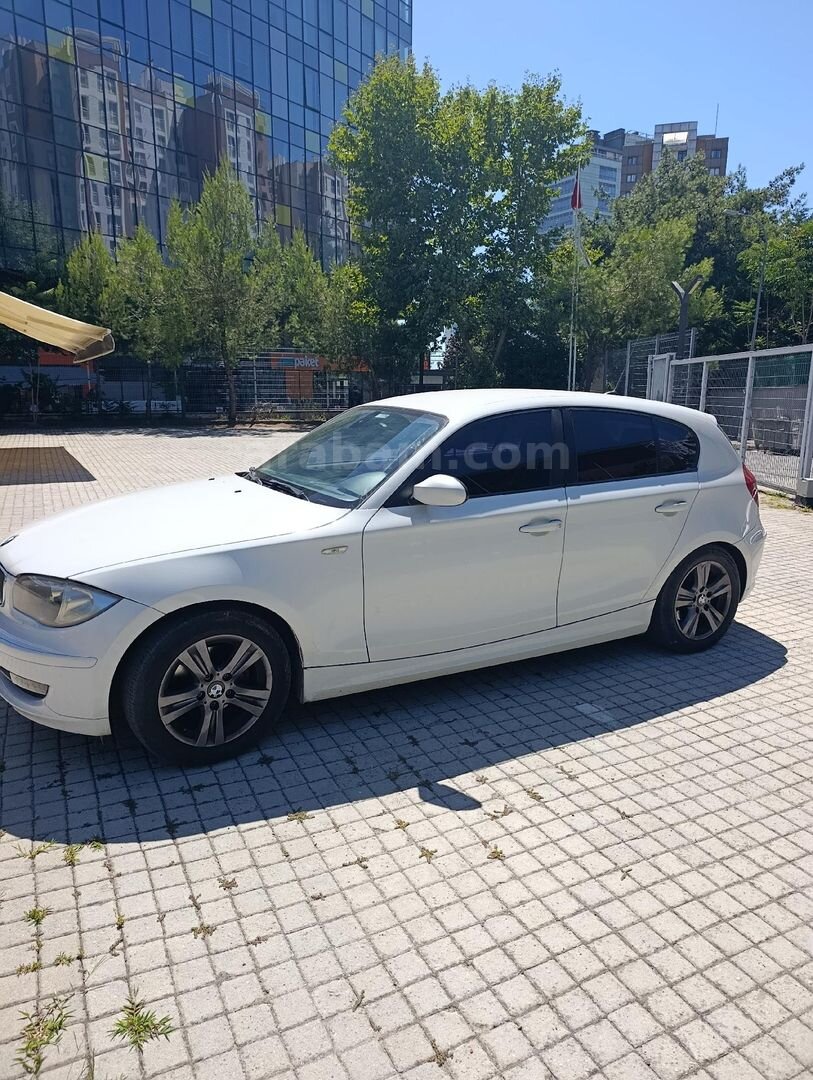 Sahibinden BMW 1 Serisi 116i Premium 2009 Model İstanbul 265.000 km Beyaz 2