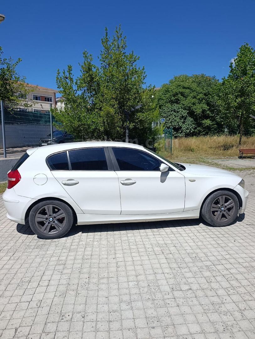 Sahibinden BMW 1 Serisi 116i Premium 2009 Model İstanbul 265.000 km Beyaz 4