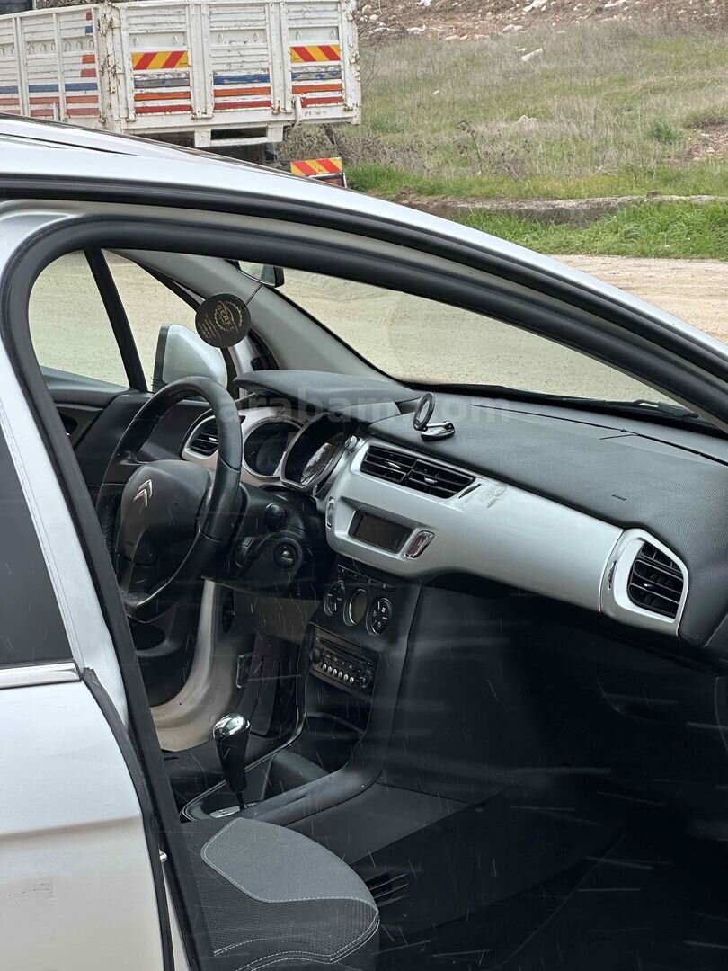Sahibinden Citroen C3 1.6 VTi Exclusive 2011 Model Bilecik 165.000 km Gri 6