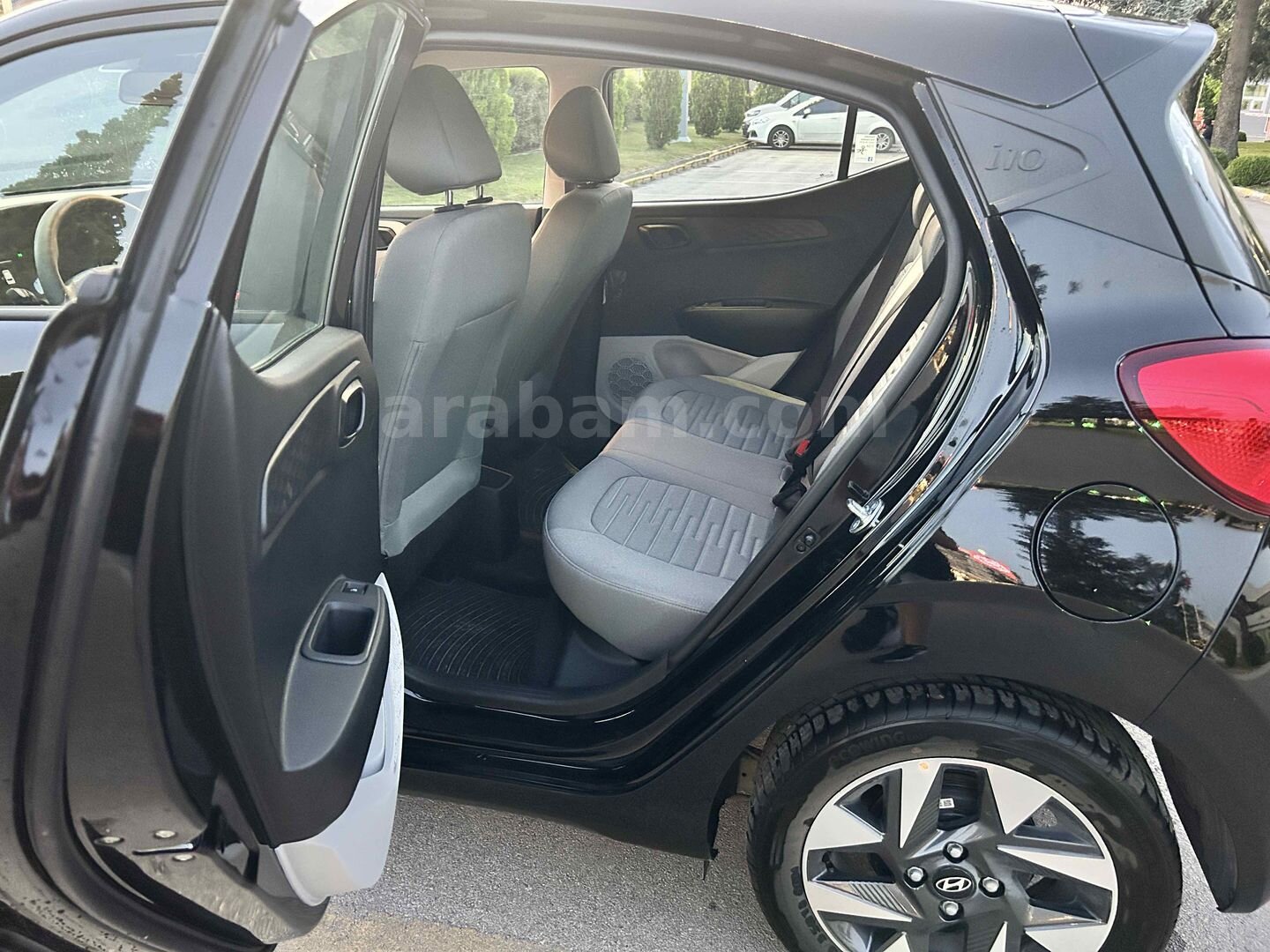 Sahibinden Hyundai i10 1.2 MPI Style 2025 Model Bursa 6.011 km Siyah 5