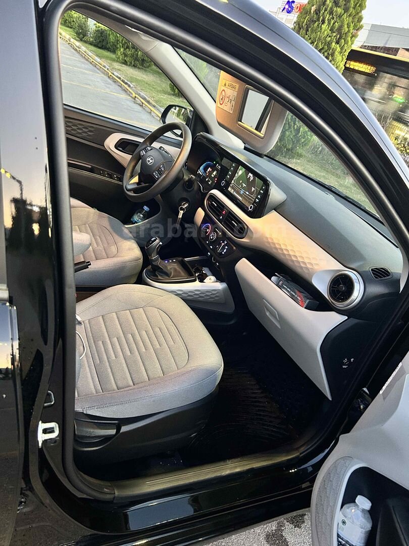 Sahibinden Hyundai i10 1.2 MPI Style 2025 Model Bursa 6.011 km Siyah 6