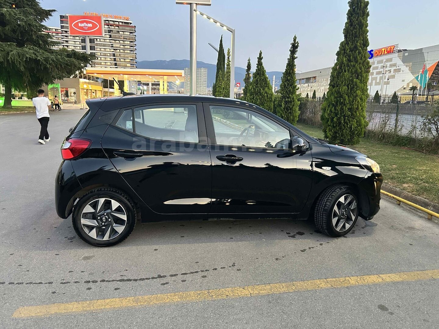 Sahibinden Hyundai i10 1.2 MPI Style 2025 Model Bursa 6.011 km Siyah 3