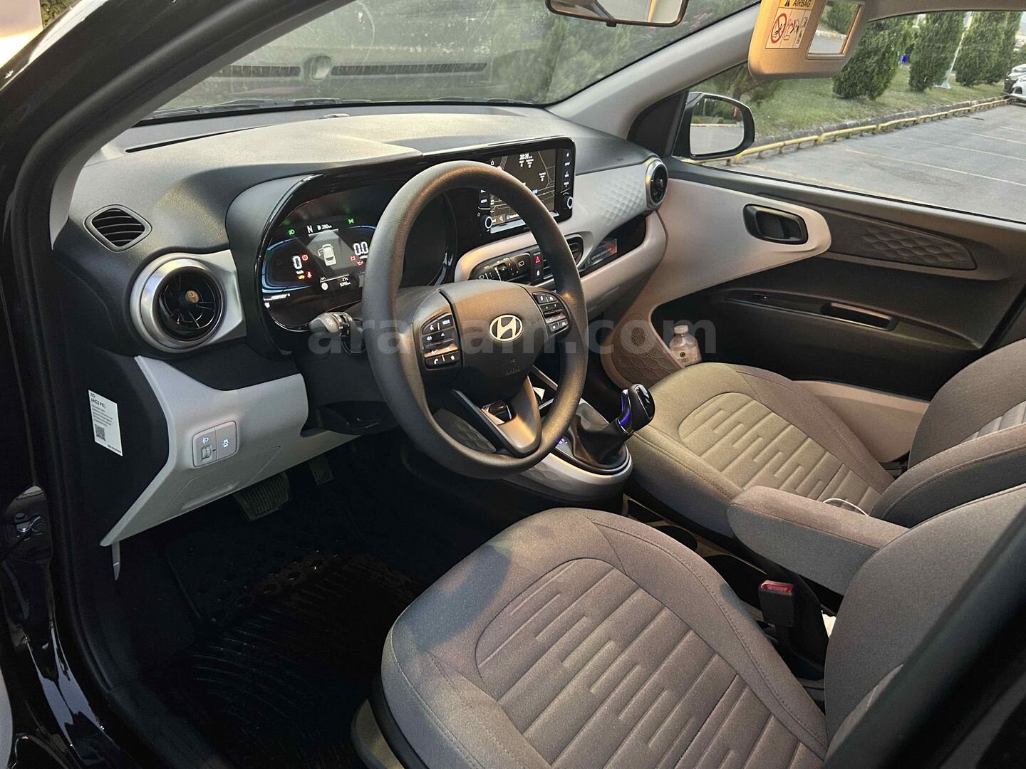 Sahibinden Hyundai i10 1.2 MPI Style 2025 Model Bursa 6.011 km Siyah 7