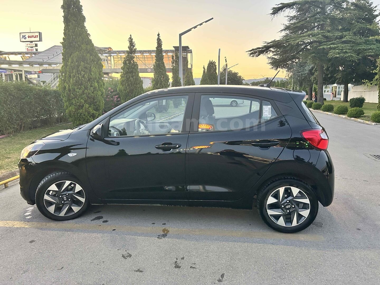 Sahibinden Hyundai i10 1.2 MPI Style 2025 Model Bursa 6.011 km Siyah 4