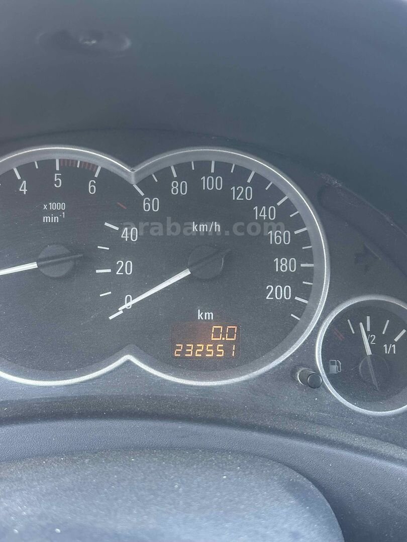 Sahibinden Opel Corsa 1.3 CDTI Enjoy 2005 Model Sivas 233.000 km Beyaz 6
