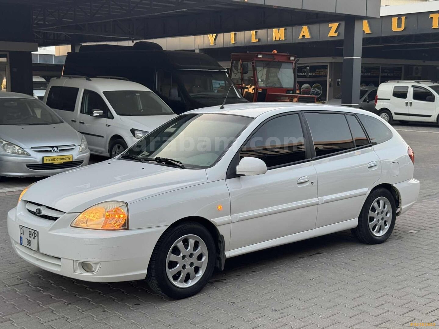 Galeriden Kia Rio 1.5 Comfort 2005 Model Adana 440.000 km Beyaz 5