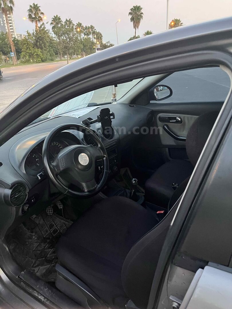 Sahibinden Seat Cordoba 1.6 Stella 2003 Model Adana 336.000 km Füme 5