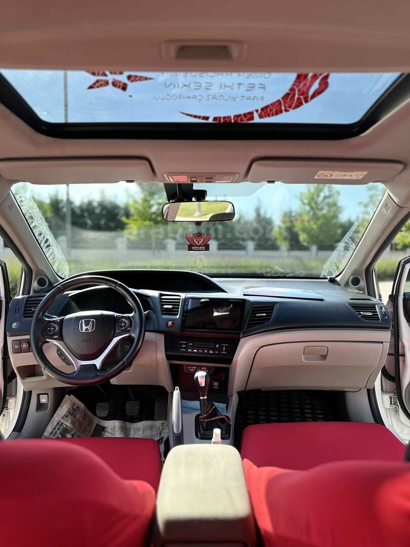 Sahibinden Honda Civic 1.6i VTEC Eco Elegance 2015 Model Eskişehir 149.000 km Beyaz 4