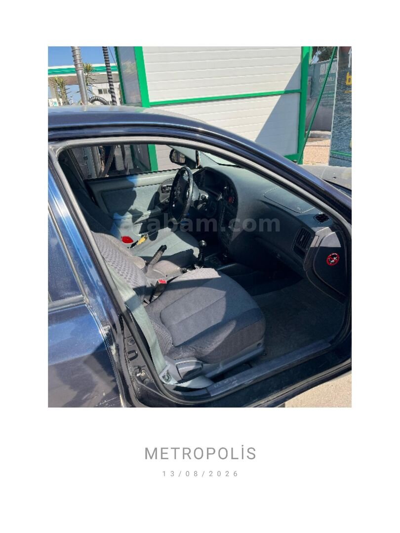 Sahibinden Hyundai Elantra 1.6 GLS 2004 Model İstanbul 300.000 km Lacivert 6