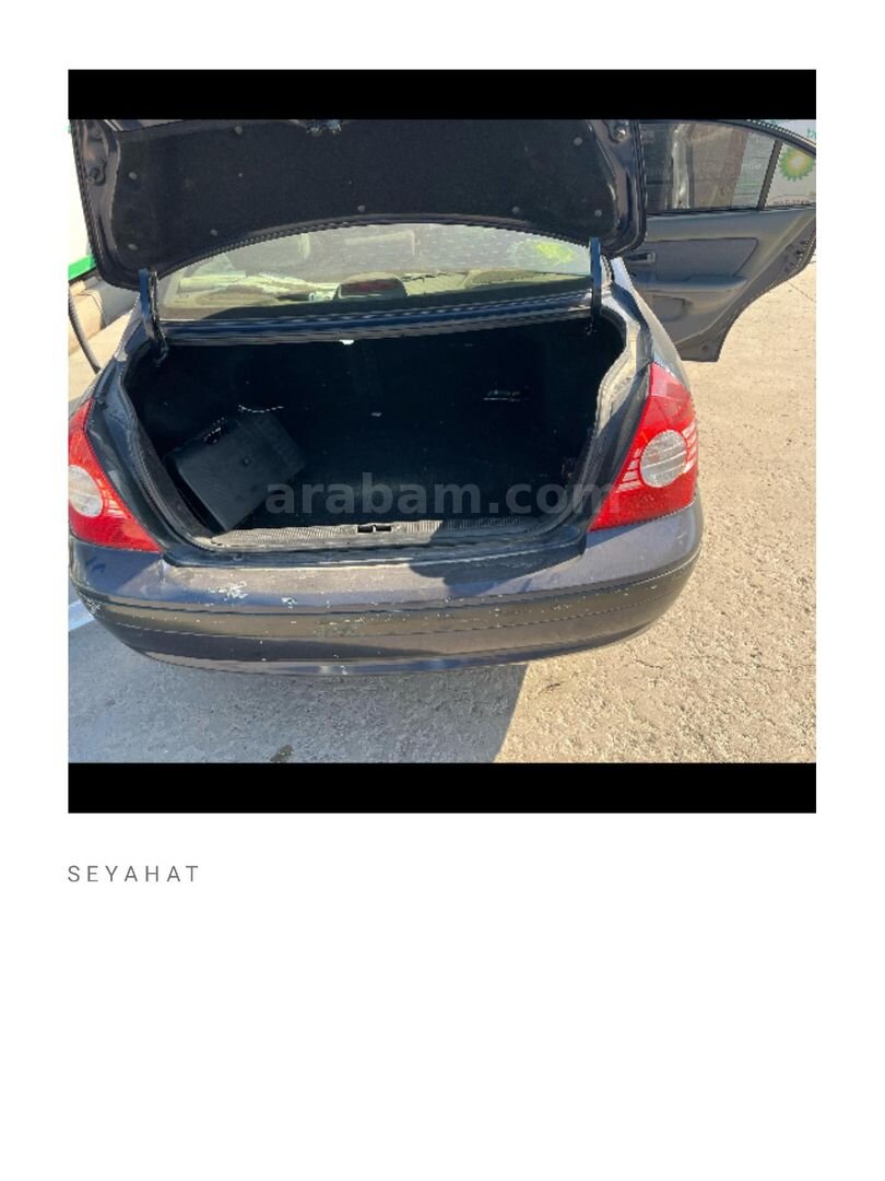 Sahibinden Hyundai Elantra 1.6 GLS 2004 Model İstanbul 300.000 km Lacivert 3