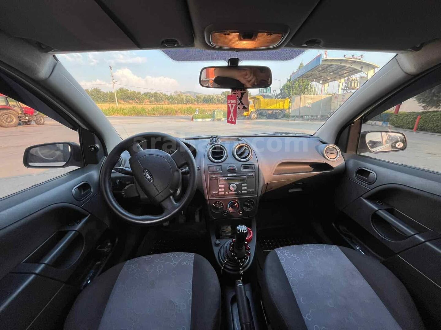 Sahibinden Ford Fiesta 1.4 Comfort 2006 Model İzmir 138.000 km Beyaz 2