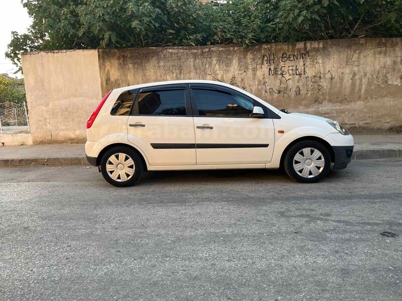 Sahibinden Ford Fiesta 1.4 Comfort 2006 Model İzmir 138.000 km Beyaz