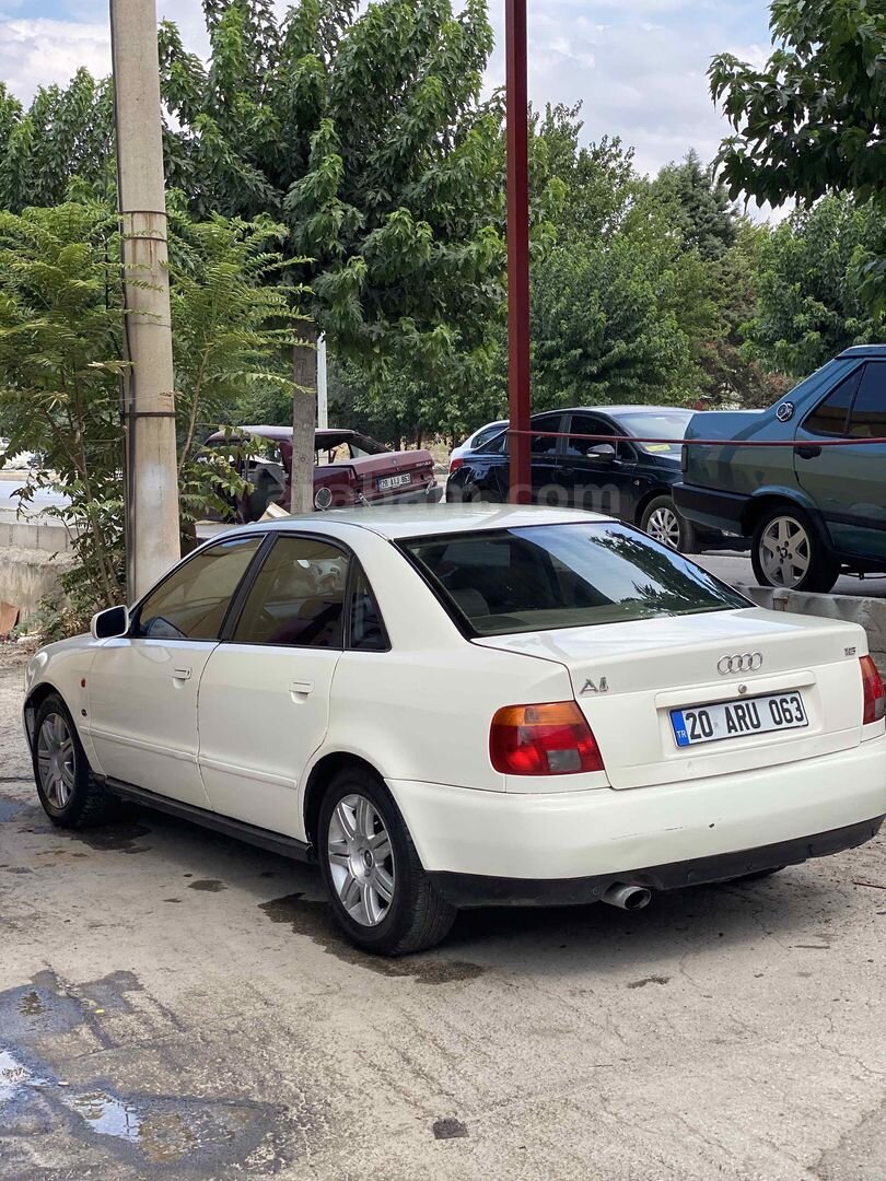 Sahibinden Audi A4 Sedan 1.8 1995 Model Denizli 320.000 km Beyaz 6