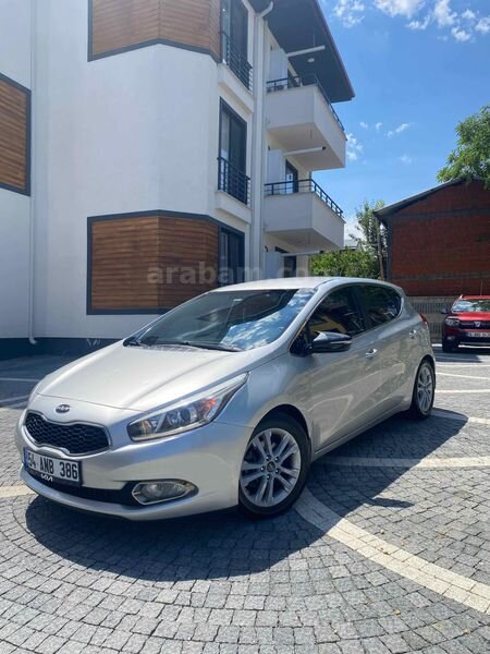 Sahibinden Kia Ceed 1.6 CRDi Concept 2012 Model Sakarya 203.000 km Gri (Gümüş)