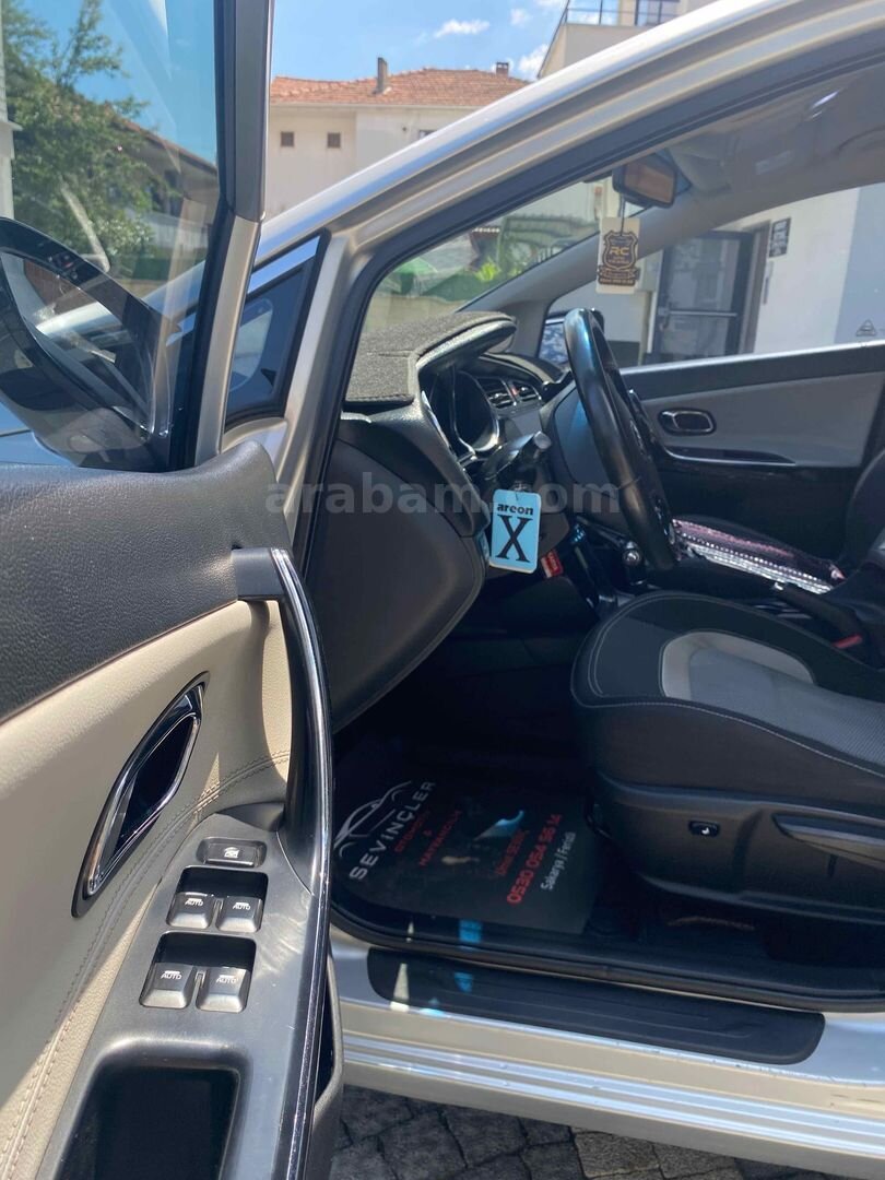 Sahibinden Kia Ceed 1.6 CRDi Concept 2012 Model Sakarya 203.000 km Gri (Gümüş) 6