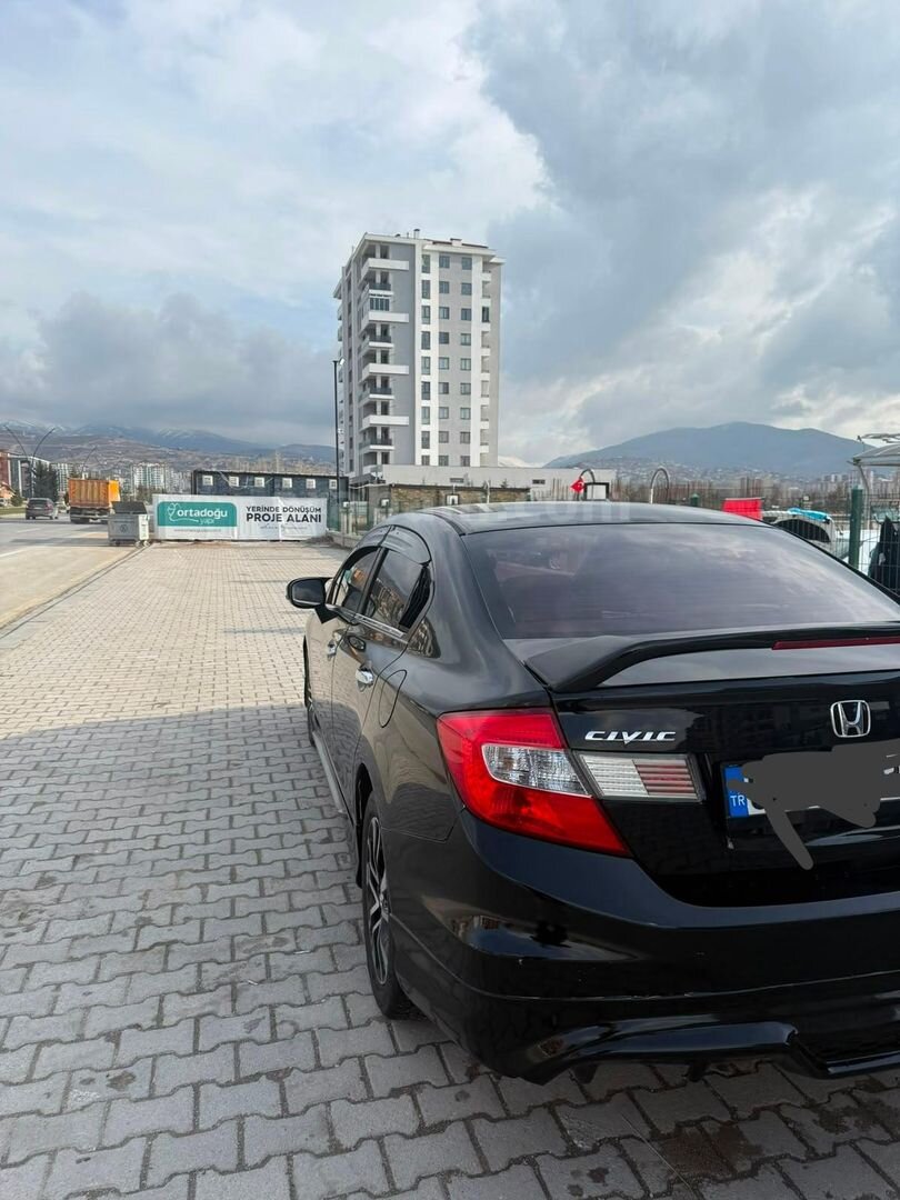 Sahibinden Honda Civic 1.6i VTEC Eco Elegance 2015 Model Malatya 215.000 km Siyah 4
