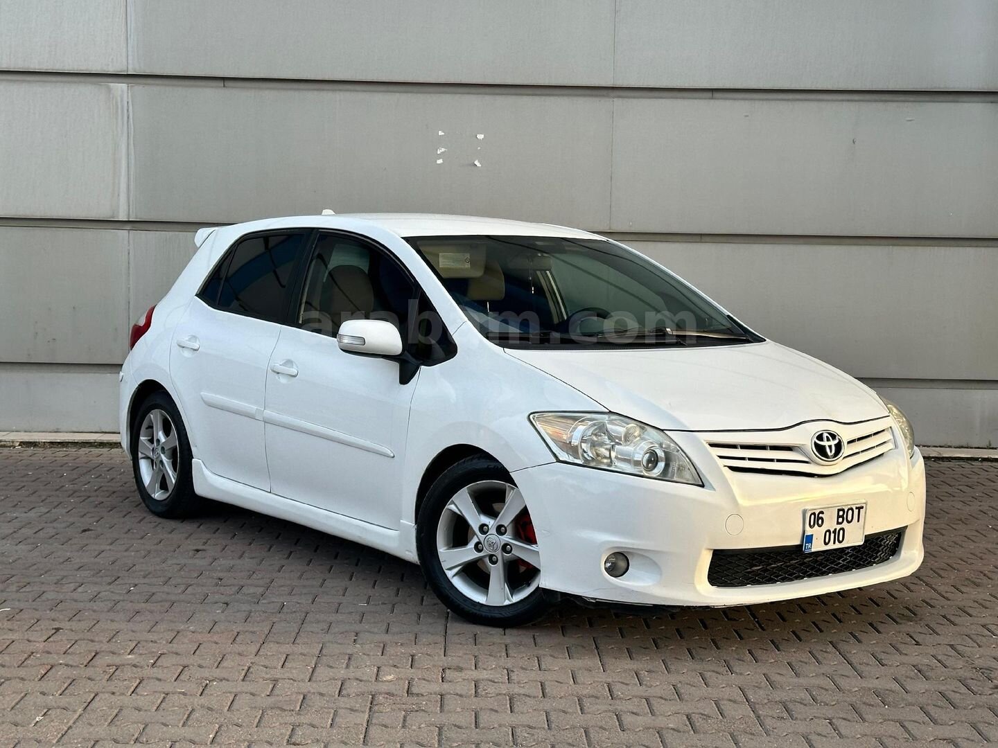 Sahibinden Toyota Auris 1.6 Comfort Extra 2012 Model Ankara 307.000 km Beyaz 4