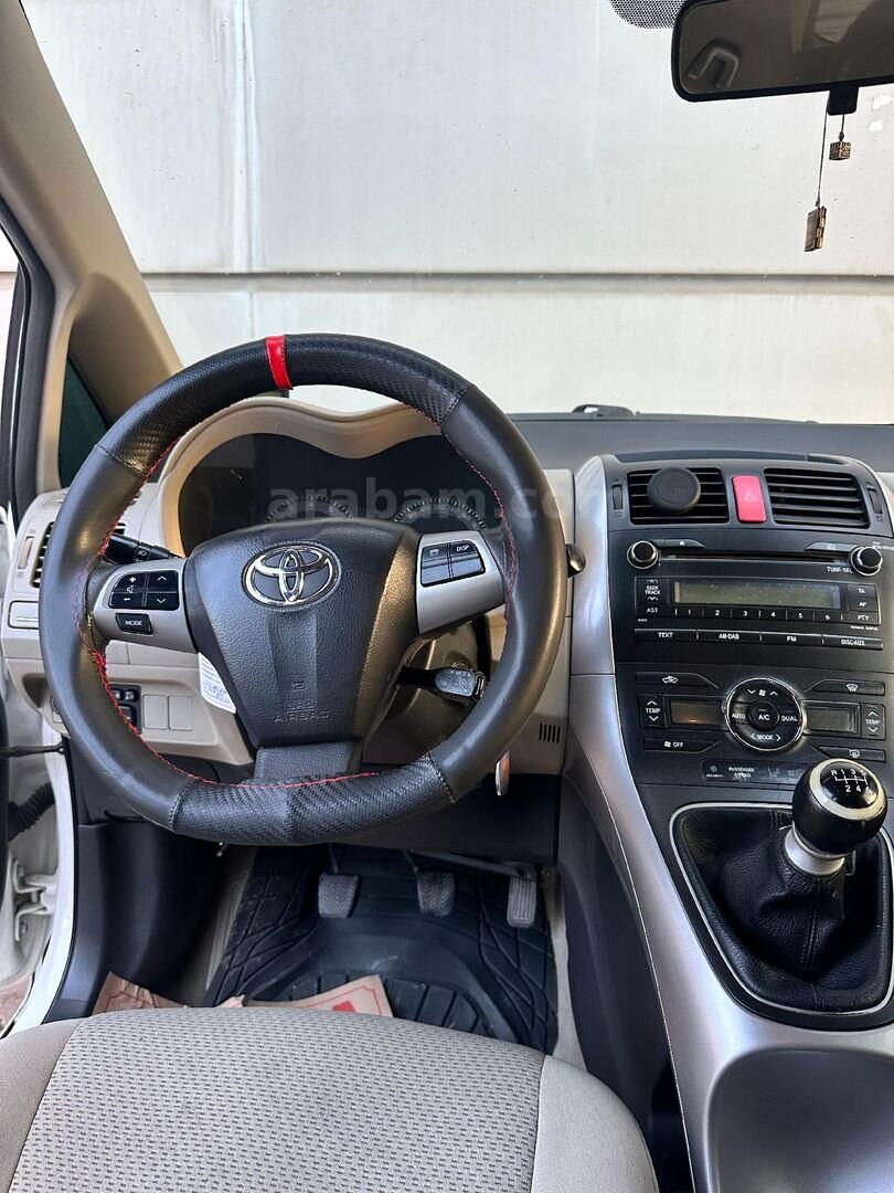 Sahibinden Toyota Auris 1.6 Comfort Extra 2012 Model Ankara 307.000 km Beyaz 6