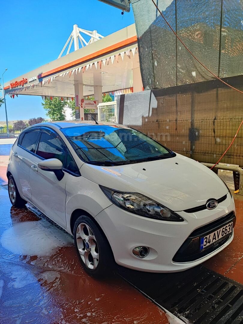Sahibinden Ford Fiesta 1.4 TDCi Trend 2012 Model Ankara 288.500 km Beyaz 4