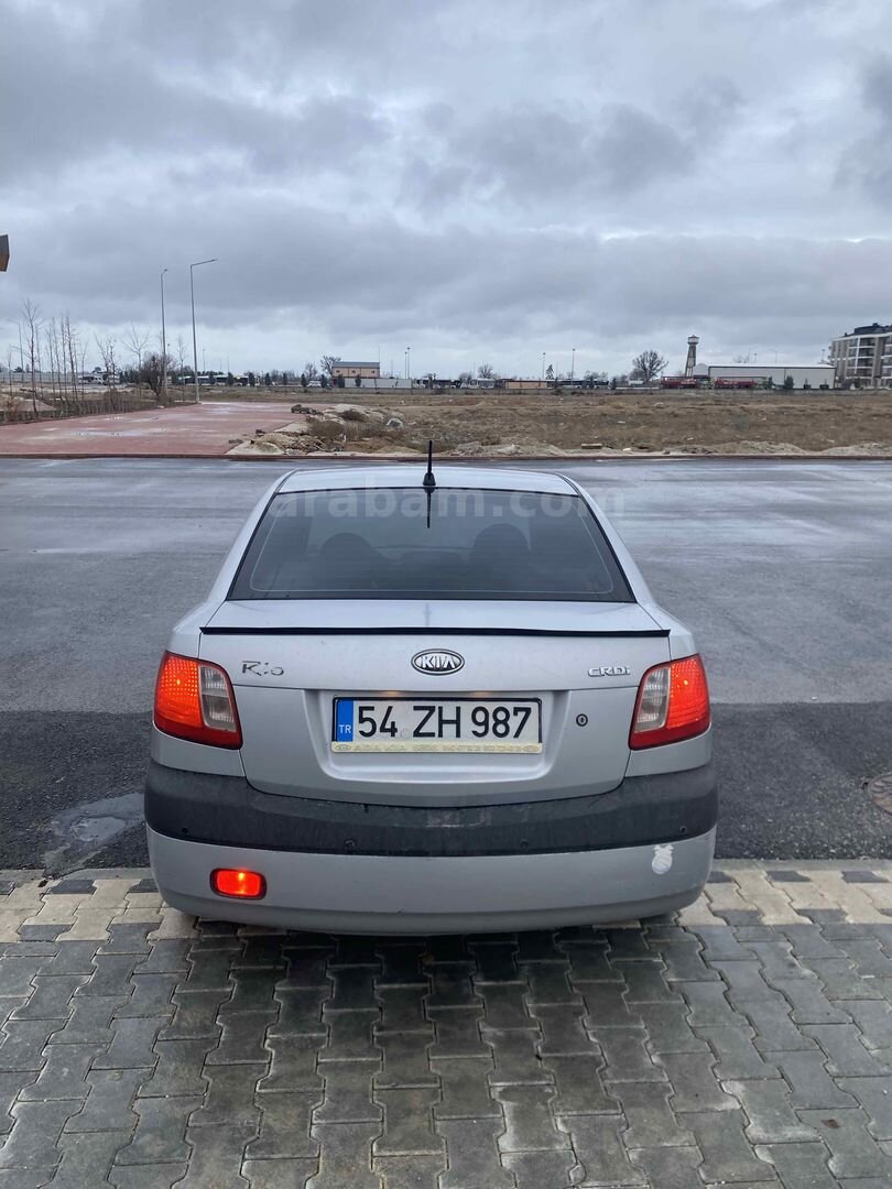Sahibinden Kia Rio 1.5 CRDi EX Advance 2009 Model Konya 360.000 km Gri 4