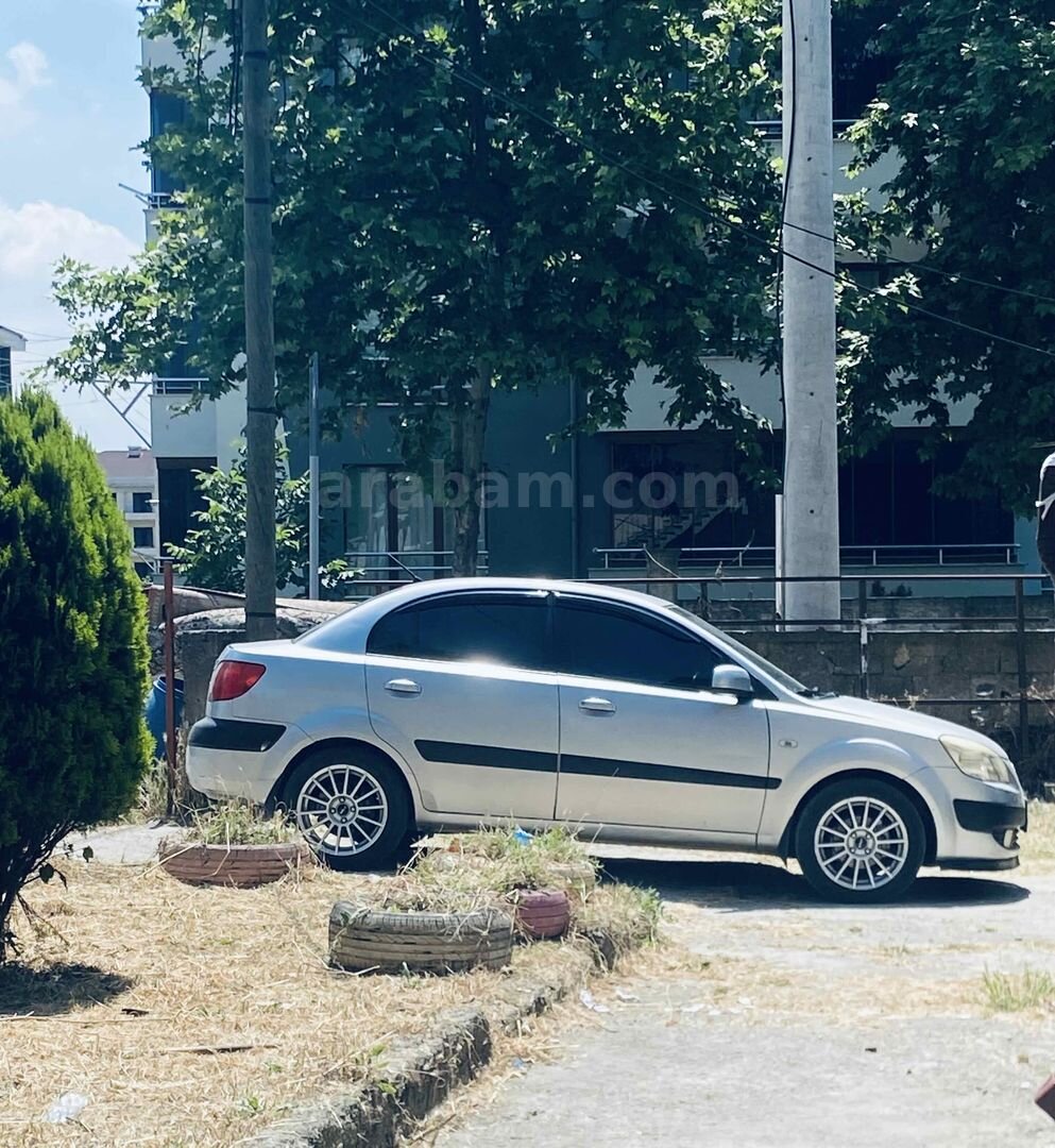Sahibinden Kia Rio 1.5 CRDi EX Advance 2009 Model Konya 360.000 km Gri 1