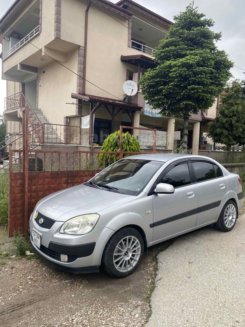 Sahibinden Kia Rio 1.5 CRDi EX Advance 2009 Model Konya 360.000 km Gri 2