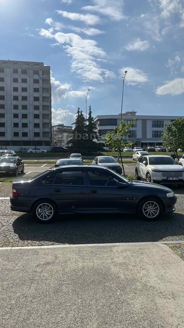 Sahibinden Opel Vectra 1.6 GL 1996 Model Samsun 200.000 km Siyah 4