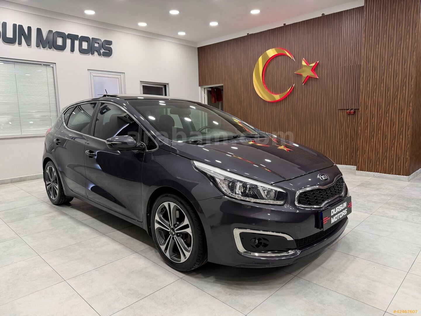 Galeriden Kia Ceed 1.6 CRDi Concept Plus 2017 Model Kocaeli 128.000 km Füme 3