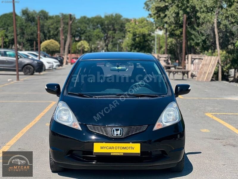 Galeriden Honda Jazz 1.4 Joy 2011 Model İstanbul 92.000 km Siyah