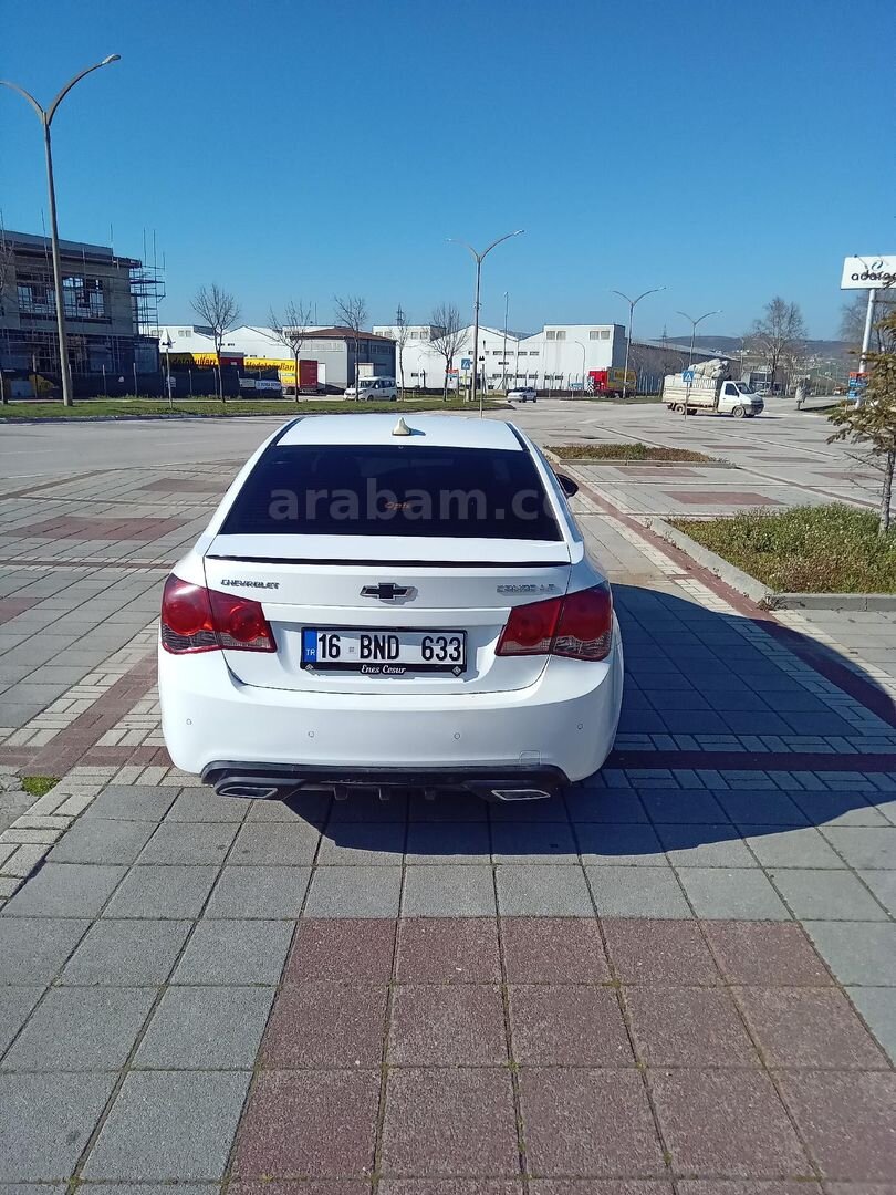 Sahibinden Chevrolet Cruze 1.6 LS 2011 Model Bursa 184.000 km Beyaz 3