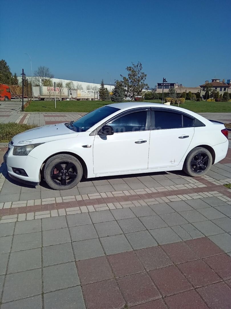 Sahibinden Chevrolet Cruze 1.6 LS 2011 Model Bursa 184.000 km Beyaz 2