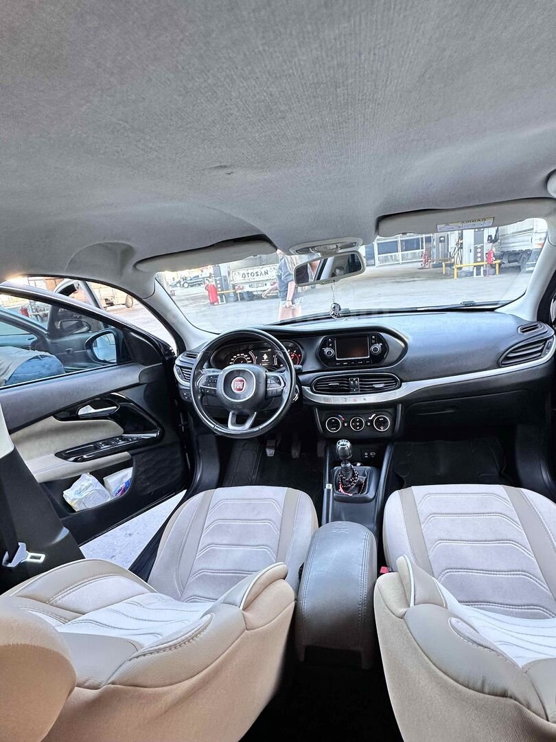 Sahibinden Fiat Egea 1.6 Multijet Lounge 2015 Model Bursa 268.000 km Siyah 6