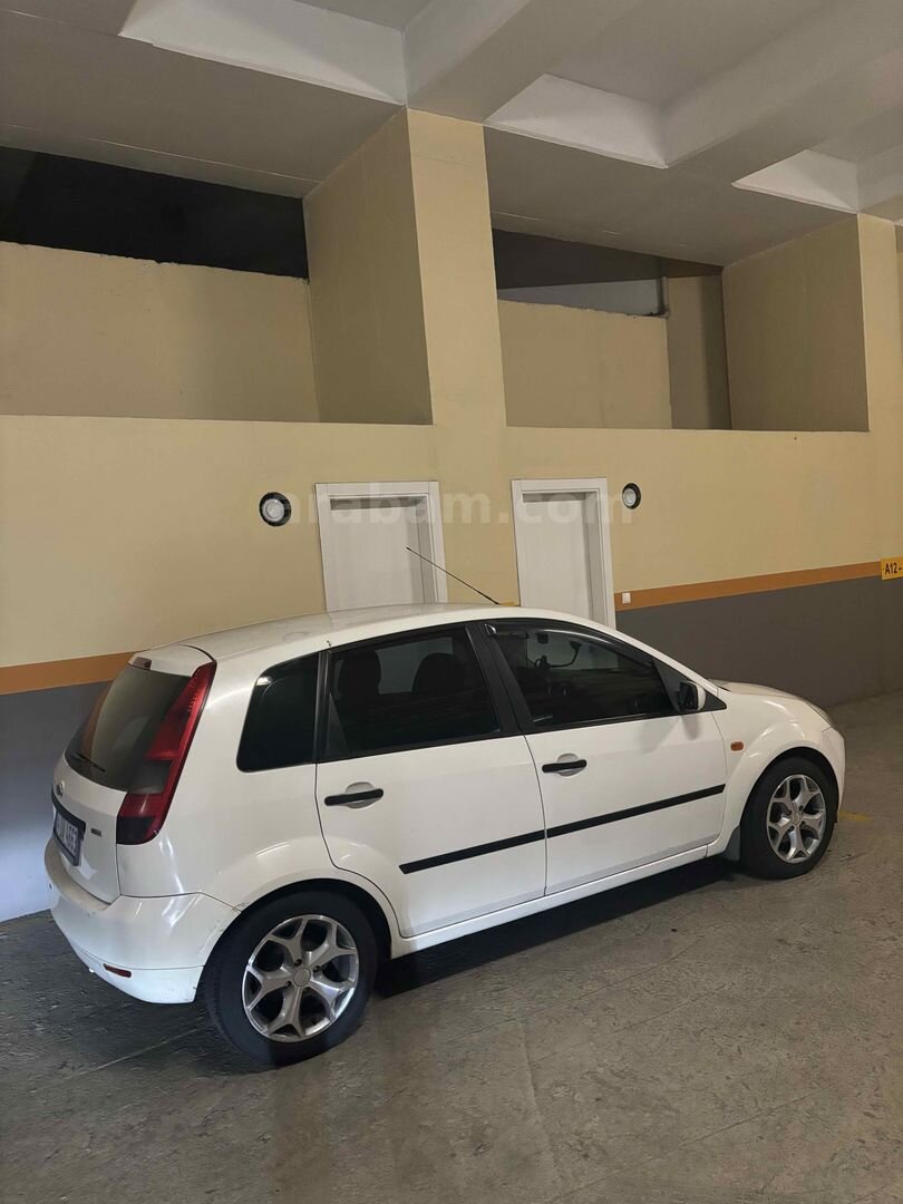 Sahibinden Ford Fiesta 1.4 TDCi Comfort 2006 Model İstanbul 261.000 km Beyaz 2