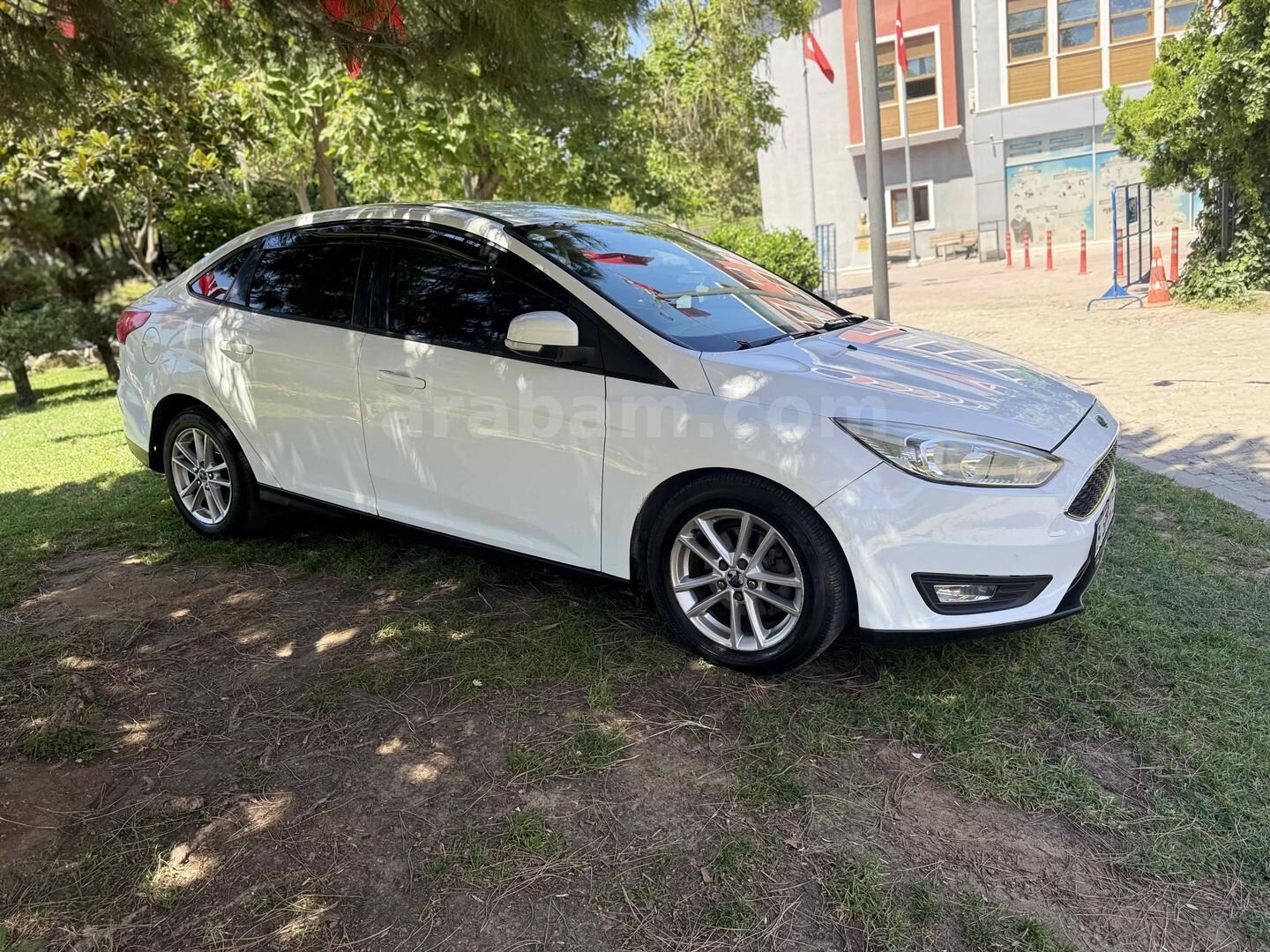 Sahibinden Ford Focus 1.6 TDCi Trend X 2014 Model İstanbul 250.000 km Beyaz 3