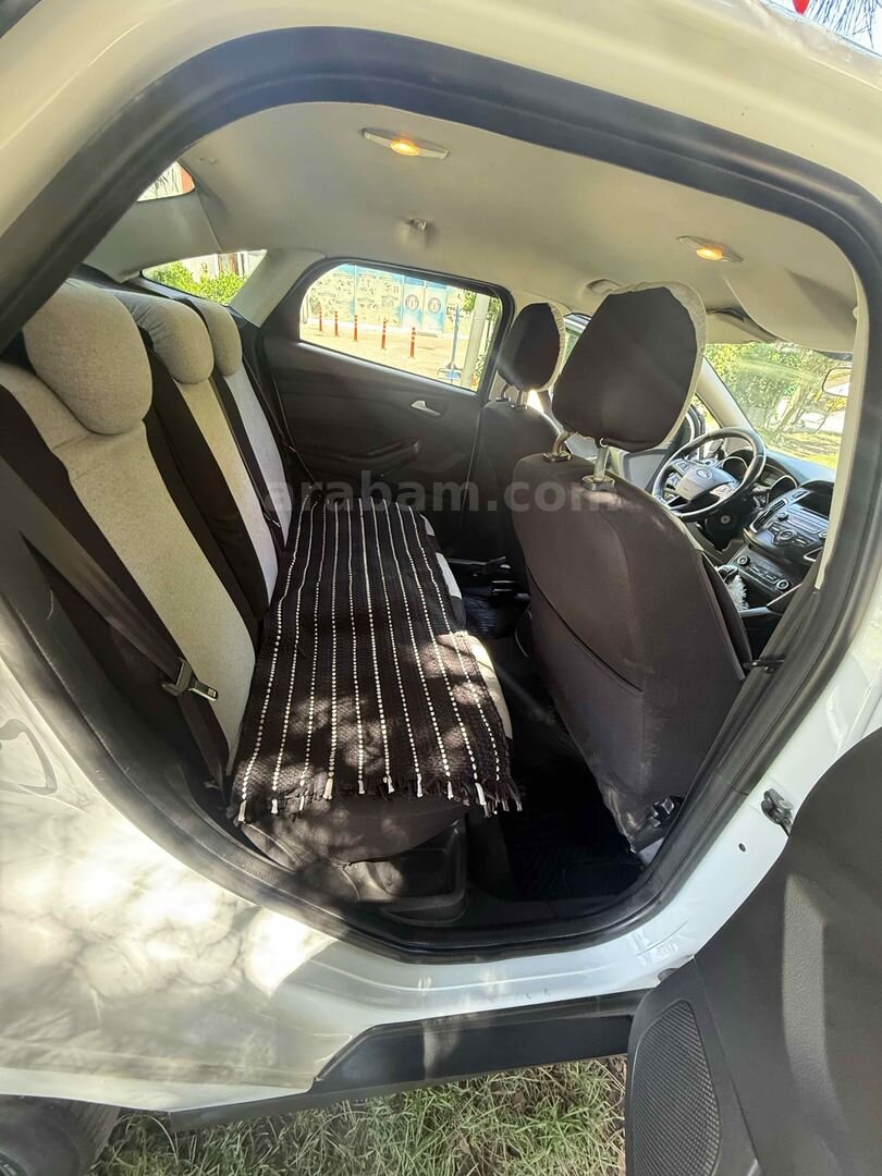 Sahibinden Ford Focus 1.6 TDCi Trend X 2014 Model İstanbul 250.000 km Beyaz 6